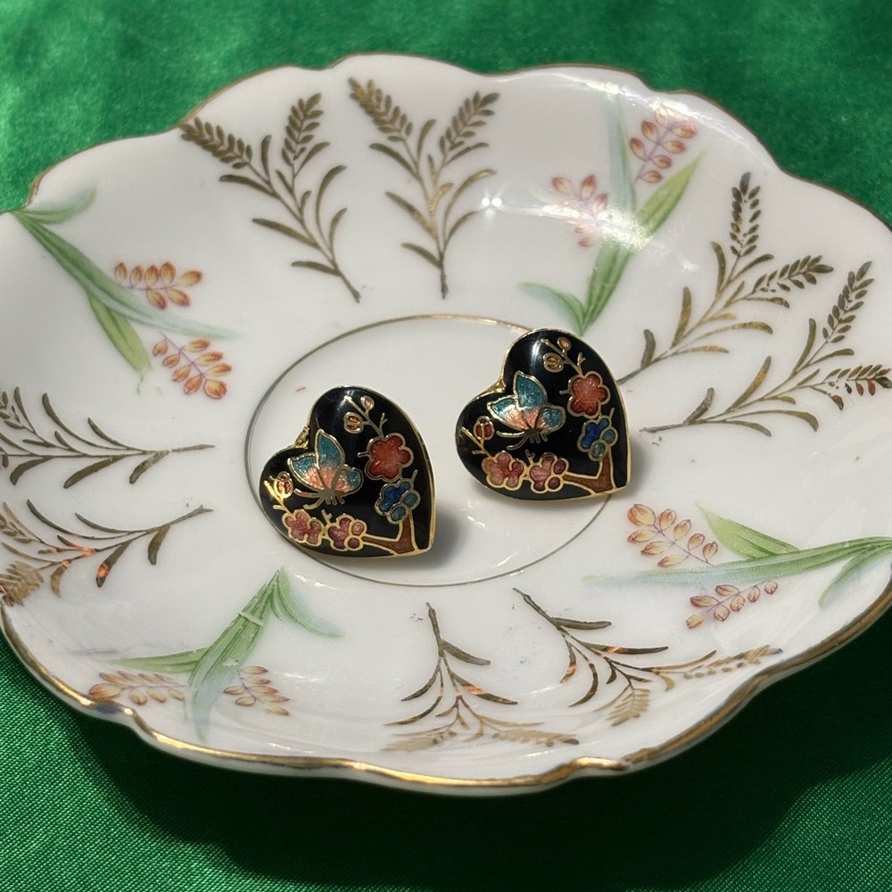 Vintage Black Floral Heart Earrings